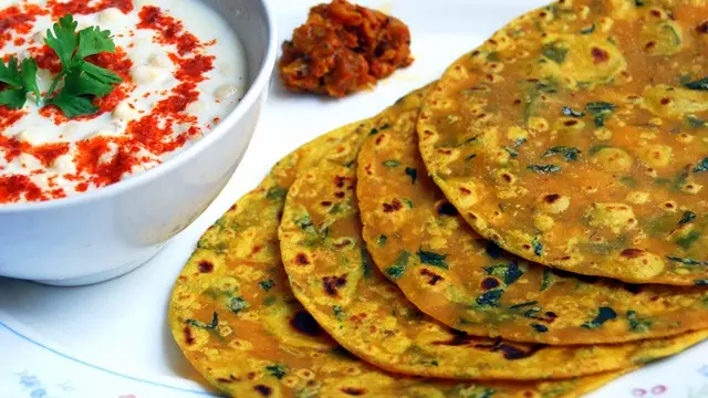 मेथी थेपला रेसिपी (Methi Thepla Recipe)