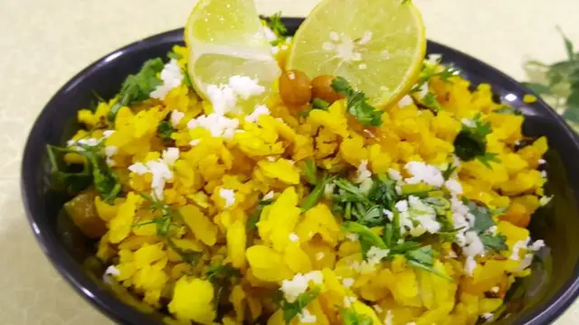 Kanda Batata Poha Recipe: ब्रेकफास्ट में खाएं कांदा बटाटा पोहा