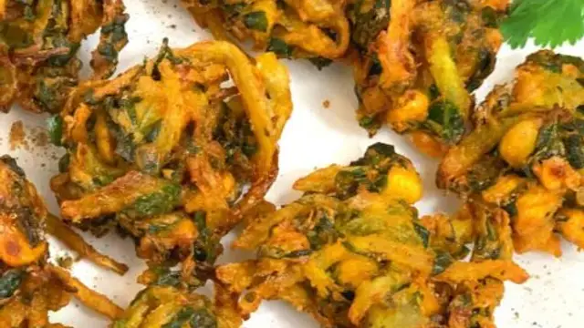 Snack Recipe: शाम के नाश्ते में बनाएं पालक कॉर्न पकौड़ा, गर्मा-गर्म चाय के साथ उठाएं लुत्फ़, जानें रेसिपी