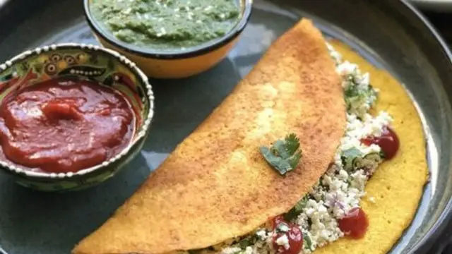 नाश्ते में फटाफट से बनाएं मूंगदाल का डोसा (Moongdal Dosa Recipe)