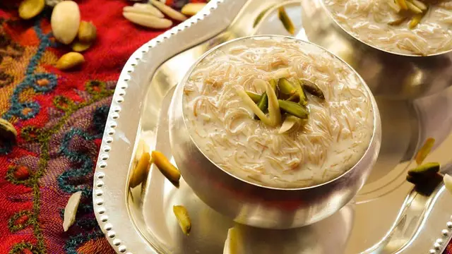 मीठी सेवइयां रेसिपी (Sweet Sevaiyan Recipe)