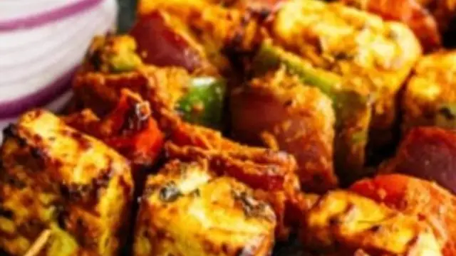 Paneer Tikka Recipe: डिनर में बनाएं रेस्टोरेंट जैसा पनीर टिक्का, उंगलियां चाटते रह जाएंगे लोग, ऐसे झटपट करें तैयार