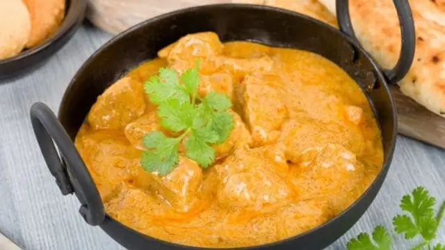 साउथ-इंडियन स्टाइल कूर्मा रेसिपी (South Indian-Style Aloo Kurma Recipe)