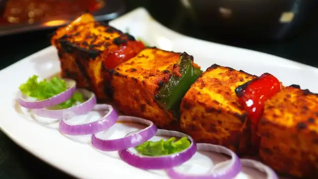 Garlic Paneer Tikka Recipe In Hindi – ऐसे बनाएं गार्लिक पनीर टिक्का