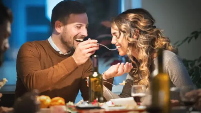 Vastu Tips for Female: पति के साथ भोजन करने वाली औरते जरूर जान लें 2 बातें