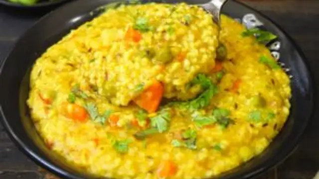 पौष्टिक और स्वादिष्ट डिश की है तलाश? एक बार जरूर ट्राय करें मसाला दलिया रेसिपी