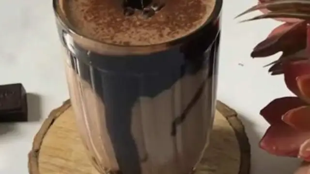 चॉकलेट लस्सी बनाने की रेसिपी (Chocolate Lassi Recipe)