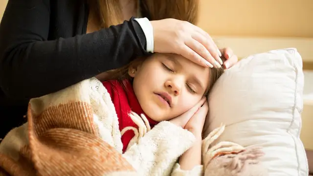 Health Tips: ठंडी हवाएं बच्चे को पहुंचा सकती है नुकसान, जानिए कैसे करें देखभाल