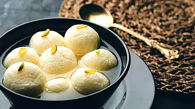छेने का रसगुल्ला बनाने की आसान रेसिपी (Chena Rasgulla Recipe)