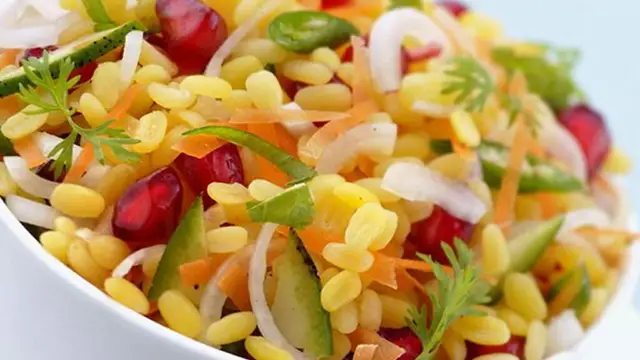 मूंग दाल चाट रेसिपी (Moong Dal Chaat Recipe)