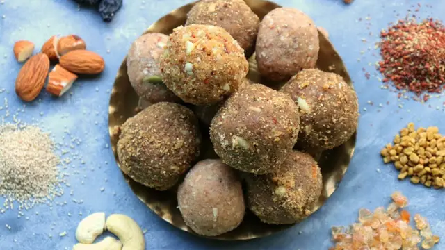 गोंद के लड्डू की रेसिपी (Gond Laddoo Recipe)