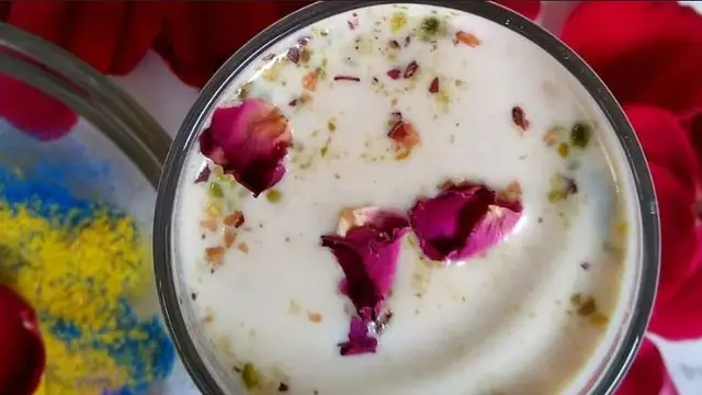 इंस्टेंट ठंडाई रेसिपी (Instant Thandai Recipe In Hindi)