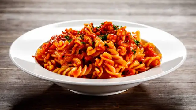 रेड सॉस पास्ता रेसिपी (Red Sauce Pasta Recipe)