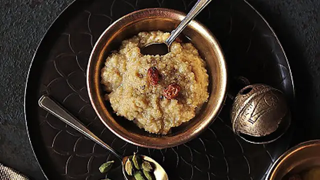 साउथ इंडियन स्टाइल स्वादिष्ट बाजरा पोंगल बनाएं रेसिपी (Bajra Pongal Recipe)