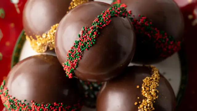 चॉकलेट बॉल्स रेसिपी (Chocolate Balls Recipe)
