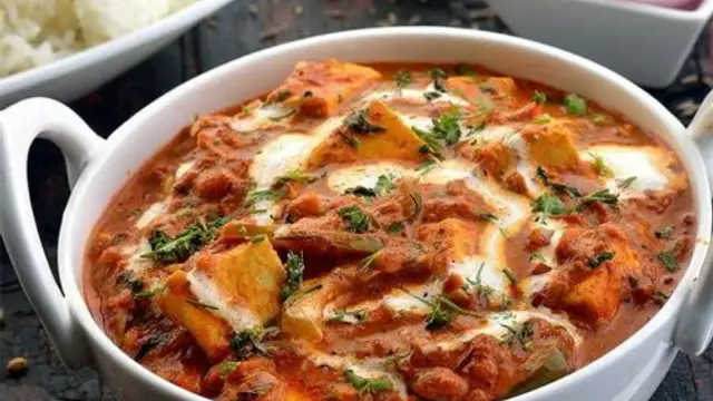 घर पर बनाएं होटल जैसी स्वादिष्ट और लजीज कड़ाही पनीर (Kadai Paneer Recipe)