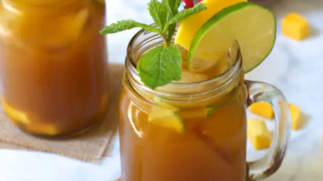गर्मी में ट्राई करें मैंगो आइस टी की रेसिपी (Mango Ice Tea Recipe)