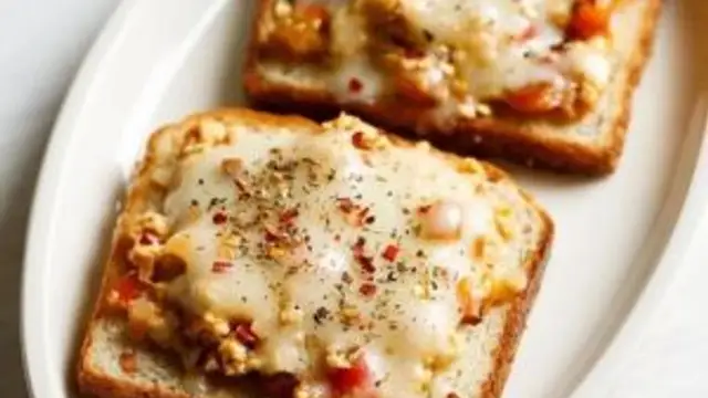 सुबह के ब्रेकफास्ट में केवल 10 मिनट में बनाएं Yummy पनीर टोस्ट, टेस्टी के साथ-साथ हेल्दी भी