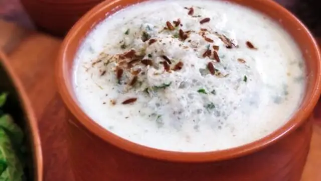 Kakdi Masala Chaas: गर्मियों में पेट को ठंडक पहुंचाती है खीरे की छाछ, इस आसान रेसिपी से मिनटों में करें तैयार