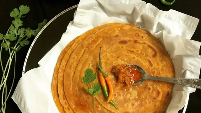 आम के अचार से स्वादिष्ट पराठा बनाने की रेसिपी (Achari Paratha Recipe)