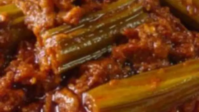 Sehjan Ka Achaar: आम और मिर्च ही नहीं, सहजन की फलियों का भी बनता है टेस्टी अचार, नोट करें ये विधि