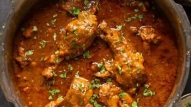 Himachali Chicken Curry Recipe: अलग तरीके से बनाना चाहते हैं चिकन, तो इस बार ट्राई करें ये अनोखी रेसिपी