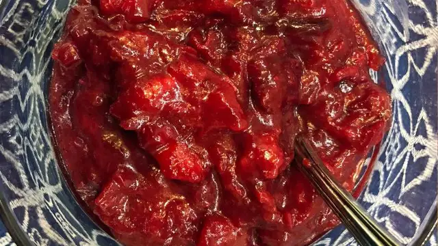 Pulm Chutney Recipe In Hindi: ऐसे बनाएं आलूबुखारे की मीठी चटनी