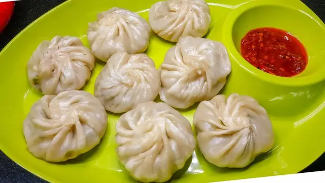 चिकन मोमोज रेसिपी (Chicken Momos Recipe)