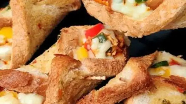 Domino’s से जादा टेस्टी बनाये Paneer Bread Parcels, जाने बनाने का सबसे आसान तरीका!