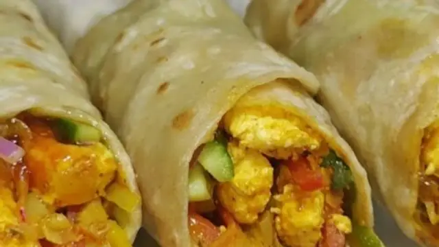 Paneer Kathi Roll: घर पर बनाएं बिल्कुल रेस्टोरेंट स्टाइल पनीर काठी रोल, नोट करें आसान रेसिपी