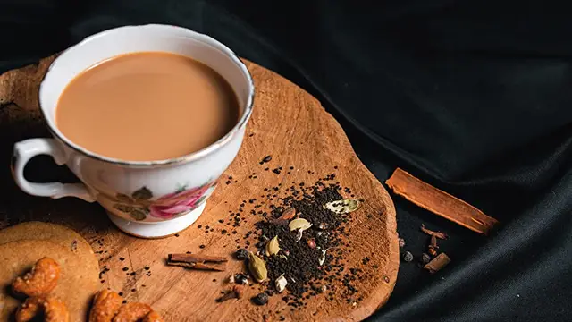कड़क मसाला चाय रेसिपी (Kadak Masala Tea Recipe)