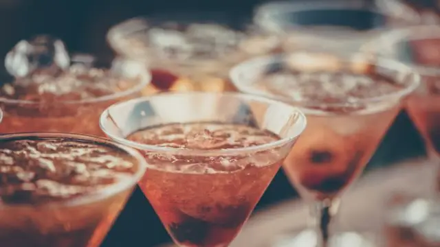 Cold Drink Side Effects: आपको भी पसंद है ना कोल्ड ड्रिंक? देखिए किस बीमारी का शिकार हो चुके हैं आप