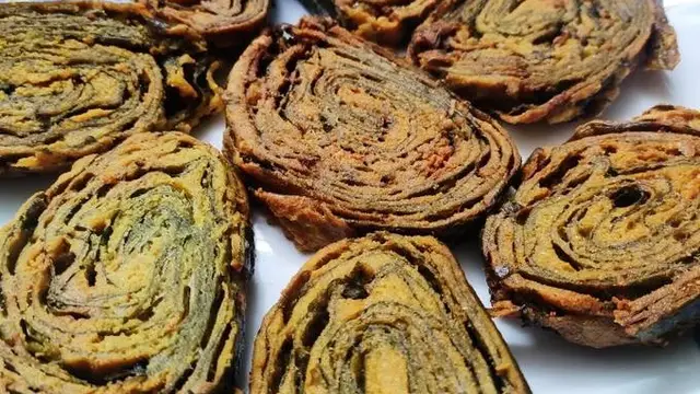 मुश्किल लगता है अरबी के पत्तों के पकोड़े बनाना? यहां जानें अरबी पात्रा की आसान रेसिपी!