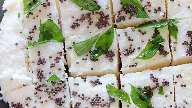 Chawal Dhokla Recipe In Hindi – खाने में बनाएं चावल का ढोकला