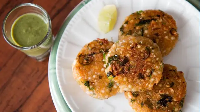 Sabudana Tikki Banane Ki Recipe: नवरात्र में खाएं साबुदाना टिक्की