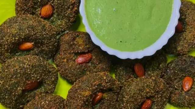 Mint Yoghurt Chutney ( पुदीने और दही की हरी चटनी )