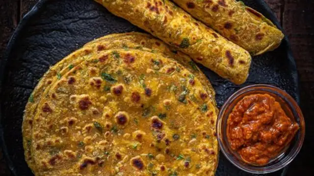 Methi Thepla: नाश्ते में सर्व करें गुजराती मेथी थेपला, इस पौष्टिक ब्रेकफास्ट से करें दिन की शुरुआत, झटपट हो तैयार