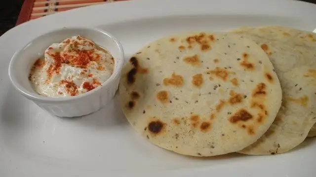 खस्ता रोटी रेसिपी (Khasta Roti Recipe)