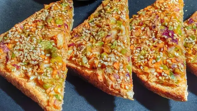 नाश्ते में बनाएं कुरकुरे वेज मंचूरियन टोस्ट (Veg Manchurian Toast Recipe)