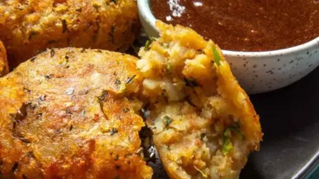 Oats Tikki Recipe: नाश्ते में बनाएं हेल्दी ओट्स की टिक्की, झटपट बनकर होगी तैयार