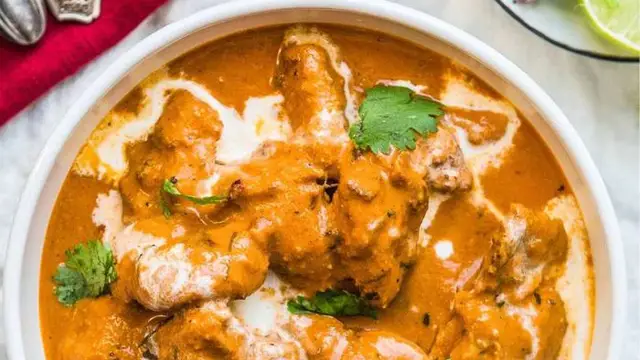 Dhaba- Style Butter Chicken Recipe: मसालों से भरपूर बटर चिकन बनाने का तरीका