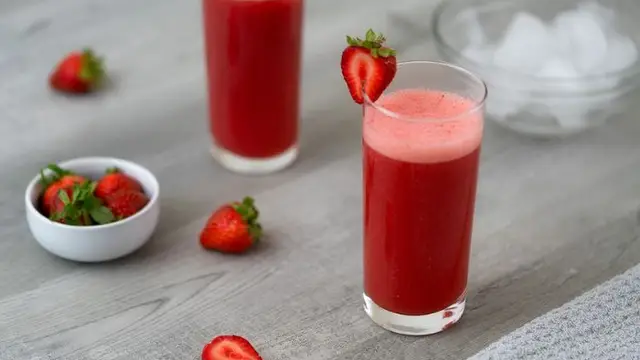 Strawberry Juice Recipe In Hindi – गर्मियों में पींए स्ट्राॅबेरी जूस