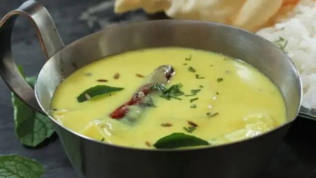 बारिश में घर पर नहीं हैं कोई सब्जी? तो बनाएं गुजराती स्टाईल डपका कढ़ी रेसिपी, सभी करेंगे आपकी तारीफ