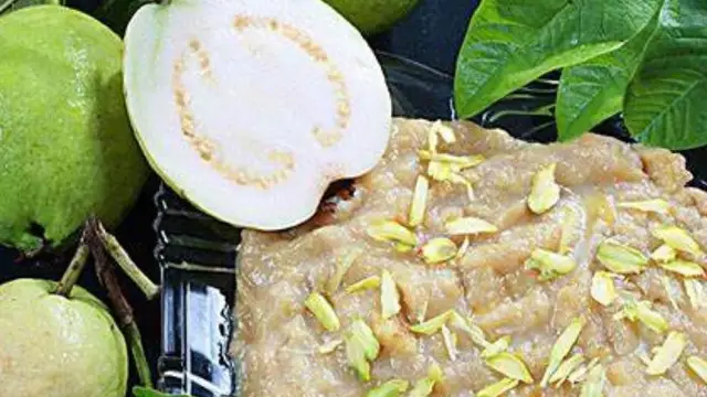 Amrood ka Halwa Kaise Banaye: घर पर बनाएं स्वादिष्ट और पौष्टिक अमरूद का हलवा