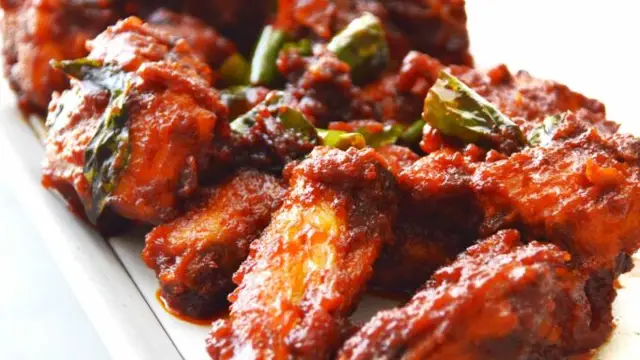 नहीं बनता है चिकन कुरकुरा, तो अपनाएं यह टिप्स।
