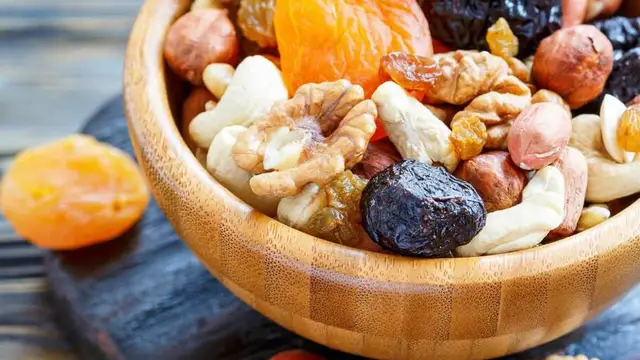 Health Tips: क्या आपको भी एक्सरसाइज के बाद होती है बहुत ज्यादा थकान? तो खाएं ये 5 Dry Fruits
