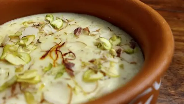 लौकी की स्वादिष्ट खीर बनाने की रेसिपी (Lauki Kheer Recipe)