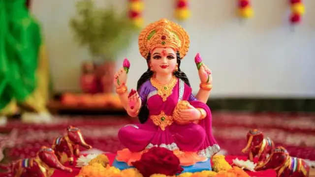 Holi 2023: इस होली इन 3 चीजों की जरूर करें खरीदारी, मां लक्ष्मी होंगी मेहरबान