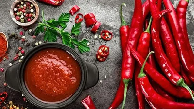 मार्किट जैसी शेज़वान सॉस बनाने की रेसिपी (Schezwan Sauce Recipe)