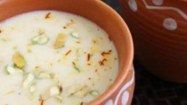 Kesar Pista Lassi: केसर पिस्ता लस्सी शरीर में घोल देगी ठंडक, हर कोई करेगा तारीफ, आसानी से कर सकते हैं तैयार